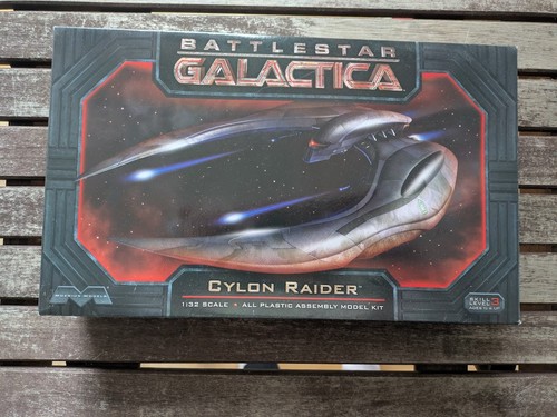 Cylon raider battlestar - raider,