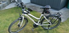 Damenreisefahrrad mit Motor