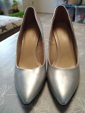 Heels Schuhe Pumps silberfarben metallisch 38