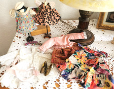 kleines Lot antike Puppenkleider Zubehör f. kleine Puppen bis 27cm