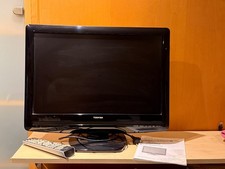 Toshiba Fernseher 22DV555DG mit integrierten DVD-Player 22 Zoll