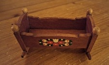 Puppenwiege Holz bemalt