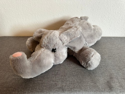 Elefant liegend grau