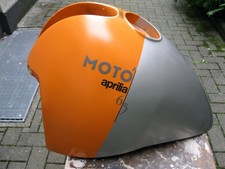 Benzin-Kraftstoff-Tank für Aprilia Moto 6.5 orange-silber + Anbauteile