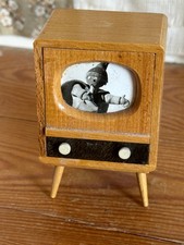 (RB)5025-6040, alter Fernseher