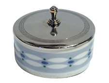 Dose mit Metalldeckel