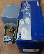 Siemens SKD62 VENTILSTELLANTRIEB SPANNUNG: 24 V AC, 0-10 V DC, 20 MM HUB ** BRANDNEU IN VERPACKUNG**