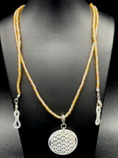 COLLIER / BRILLENKETTE GELB MESSING MIT GLAS & PERLMUTT ANHÄNGER SCHMUCKJAGD