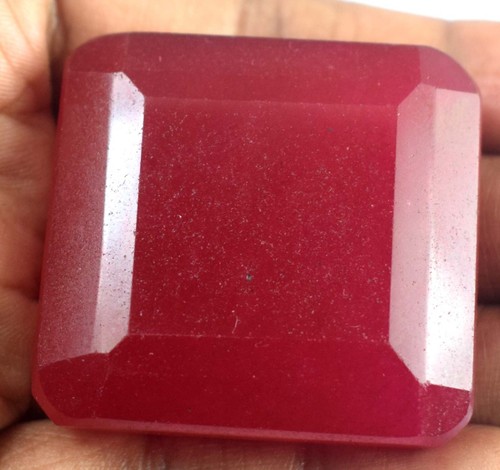 Afrikanischer roter rubin - roter,