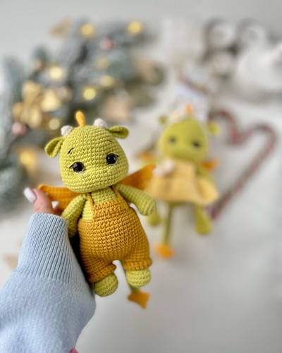 Süßer drache amigurumi mit - drache,