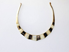 Halsreif - antiker ägyptischer Stil - Messing mit Perlmutt und Horn Intarsien
