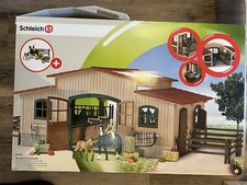 Schleich Pferdestall, Bauernhof mit Waschplatz und Zubehör mit OVP