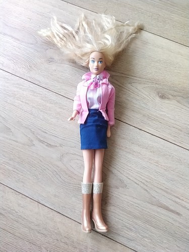 Vintage 2001 barbie - vintage, travel