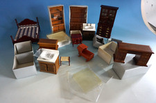 Möbel für Puppenstube Bett Bücherschrank Kommode etc. Holz braun  (F024-429)