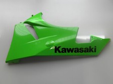 Verkleidung links unten grün