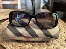 Burberry Sonnenbrille Damen Schwarz mit Logobügel Etui