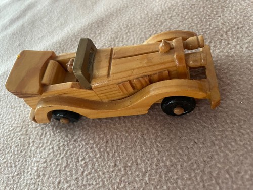 Kleines modellauto aus - aus, holz