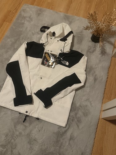 The north face windbreaker - the,