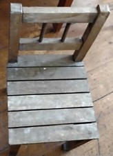 alter Kinderstuhl Holz braun Natur belassen, stabil, etwas wackelig D984,Kü