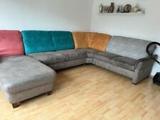 Große Couch mit 2 Rändern und Schlaffunktion
