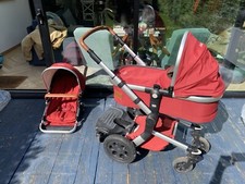 Kinderwagen „Joolz Day“ - Kombikinderwagen in Rot mit Wanne, Sitz und Zubehör