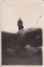 Foto - Soldat auf Flugzeug