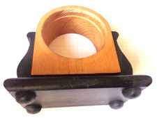 Älteres kleine Holzgehäuse