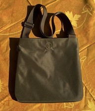 Taschen Konvolut: hochwertige Handtaschen, Businesstaschen, Shopper