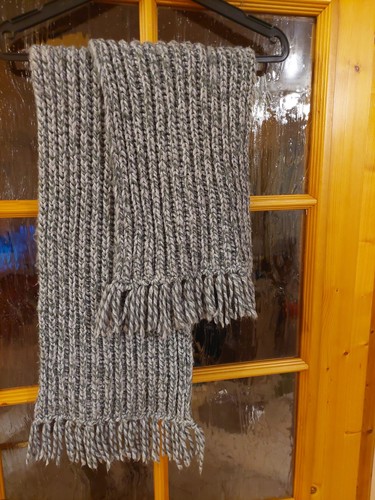 Selbst gestrickter schal - gestrickter, in