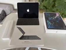 Apple iPad Pro 2018 64GB, Wi-Fi + 4G, 11 Zoll - Silber inkl Pencil und Keyboard