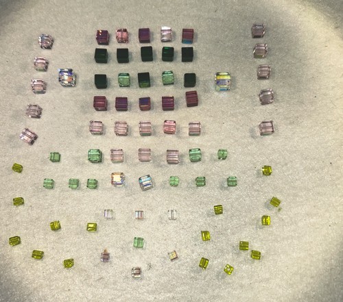 75-neue-Swarovski-Kristalle-W?