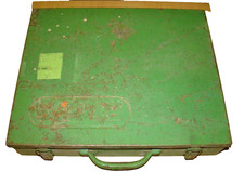 Stabiler alter Blech Werkzeugkoffer Koffer Akkuschrauber Bohrmaschine 380x310x80