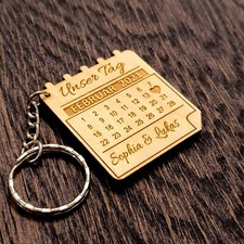 Schlüsselanhänger Holz Kalender Wunschgravur Name Anhänger Valentinstag Hochzeit