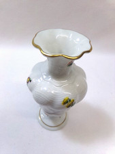 Nymphenburg - Klassiker - Kleine, sehr dekorative Vase mit Blümchendekor