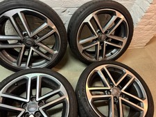 Reifen und Felgen 225/40 R17 in ausgezeichnetem Zustand