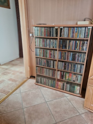 Schrank mit musik - mit,