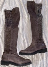 Extravagante Overknees Bugatti