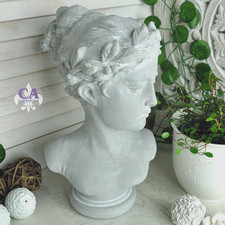 #11155a Deko Figur Frau Große