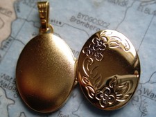 Medaillon Gold 333 bicolor, Medaillon Kettenanhänger oval mit Blütenmuster Gold