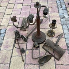 Konvolut antike Lampen 7 Teile Messing Eisen Art Déco Klavierleuchte Galgen ua