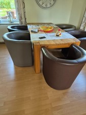 Esstisch aus Massivem Holz Hervorragender Zustand  1meter breit und 2meter lang