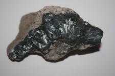 Pyrolusit stufe - pyrolusit,