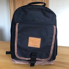 Rucksack - Schwarz - Boden aus Leder -Sport - Freizeit - Laptop - viele Fächer