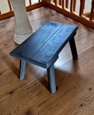 alte Hitsche Fussbank kleiner Hocker aus Holz Schemel 