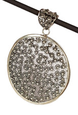 Anhänger Sterlingsilber Handarbeit Runde Form 4,0 cm x 5,5 cm ziselierte Blumen