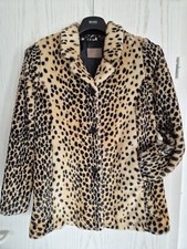 flauschiger Mädchenmantel im Leopardenmuster , schwarz gefüttert Gr. 164