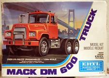 AMT Ertl 8022 Mack DM 600 1:25
