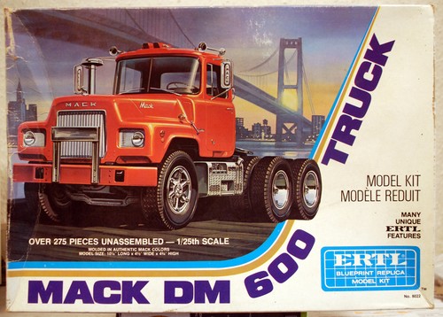 Amt ertl 8022 mack 600 - amt,