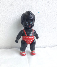 süße Puppe dunkler Teint