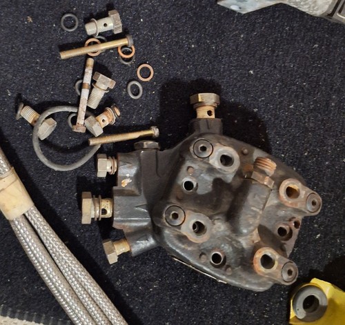 Jetronic kopf mit schrauben - mit,